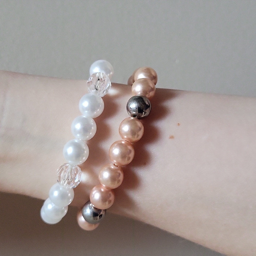 Vintage Set of Two Faux Pearl Stretch Bracelets! - Picture 3 of 5